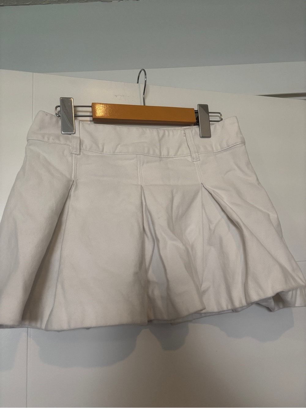Wilfred Free Cream Pleated Mini Skirt - Picture 2 of 8